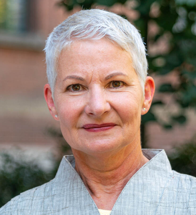 dr. M.R.E. (Monique) Janssens